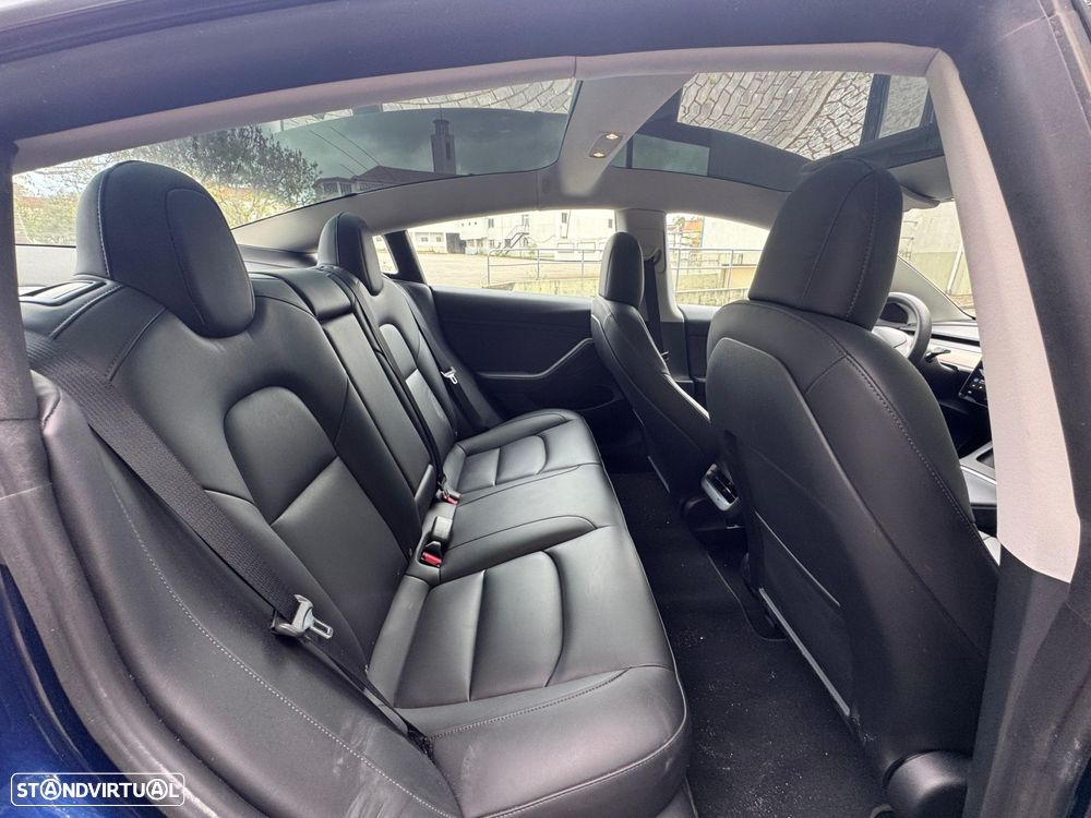 Tesla Model 3 - 30
