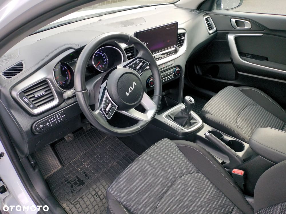Kia Ceed 1.5 T-GDI M - 9