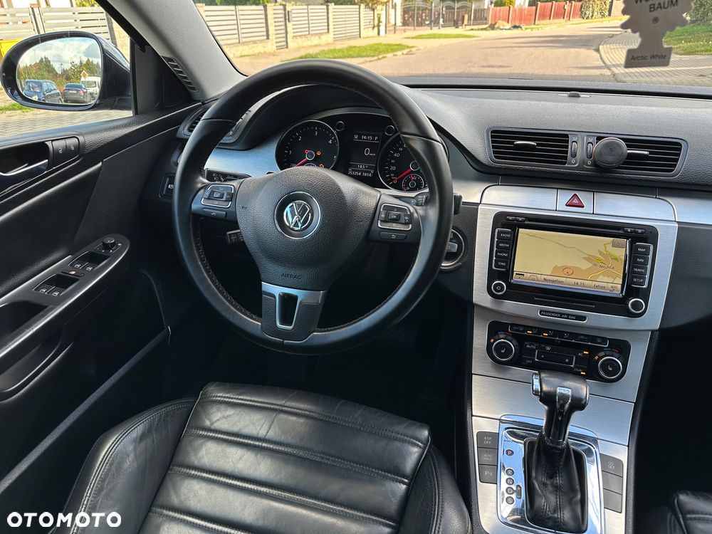 Volkswagen Passat 2.0 TDI 4Mot Highline DSG - 24