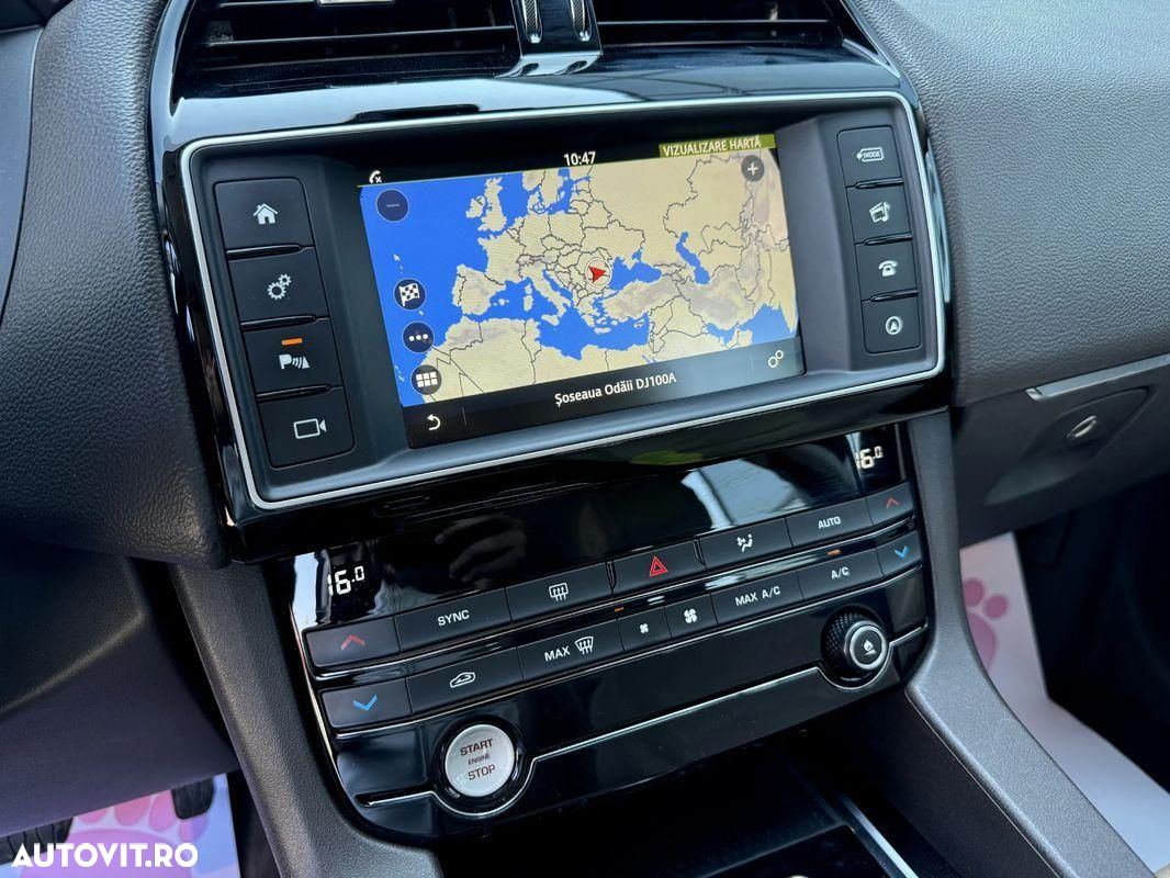 Jaguar F-Pace - 11