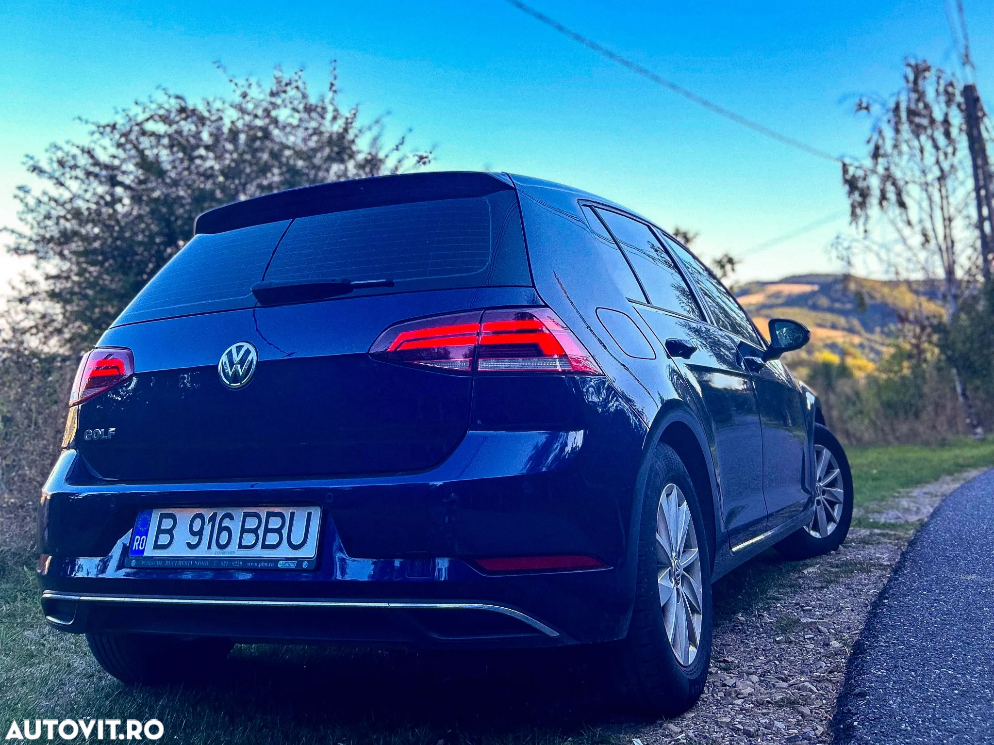 Volkswagen Golf 1.6 TDI DSG Comfortline - 4