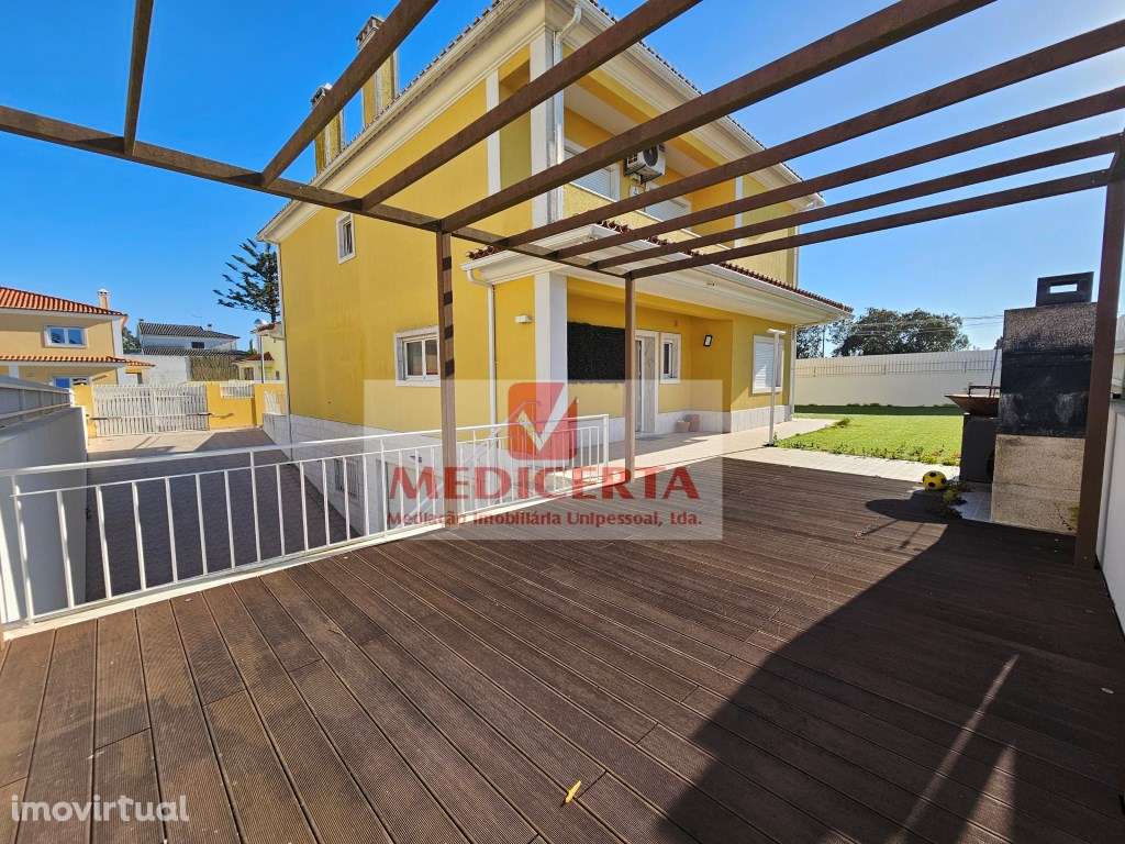 Algueirão - Moradia/Isolada T5 + Logradouro 350m² + Garagem - Grande imagem: 4/42