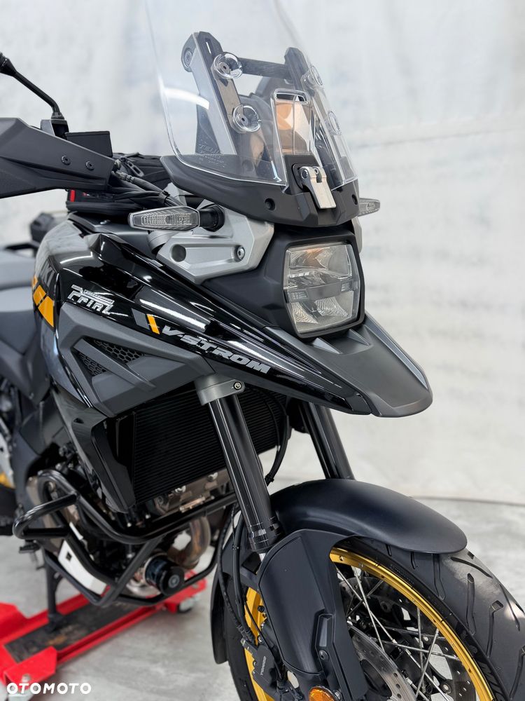 Suzuki V-STROM - 11
