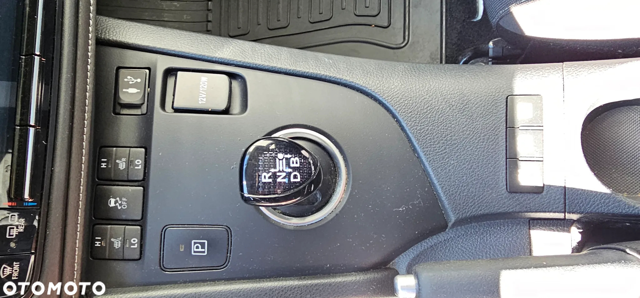 Toyota Auris Hybrid 135 Prestige - 11