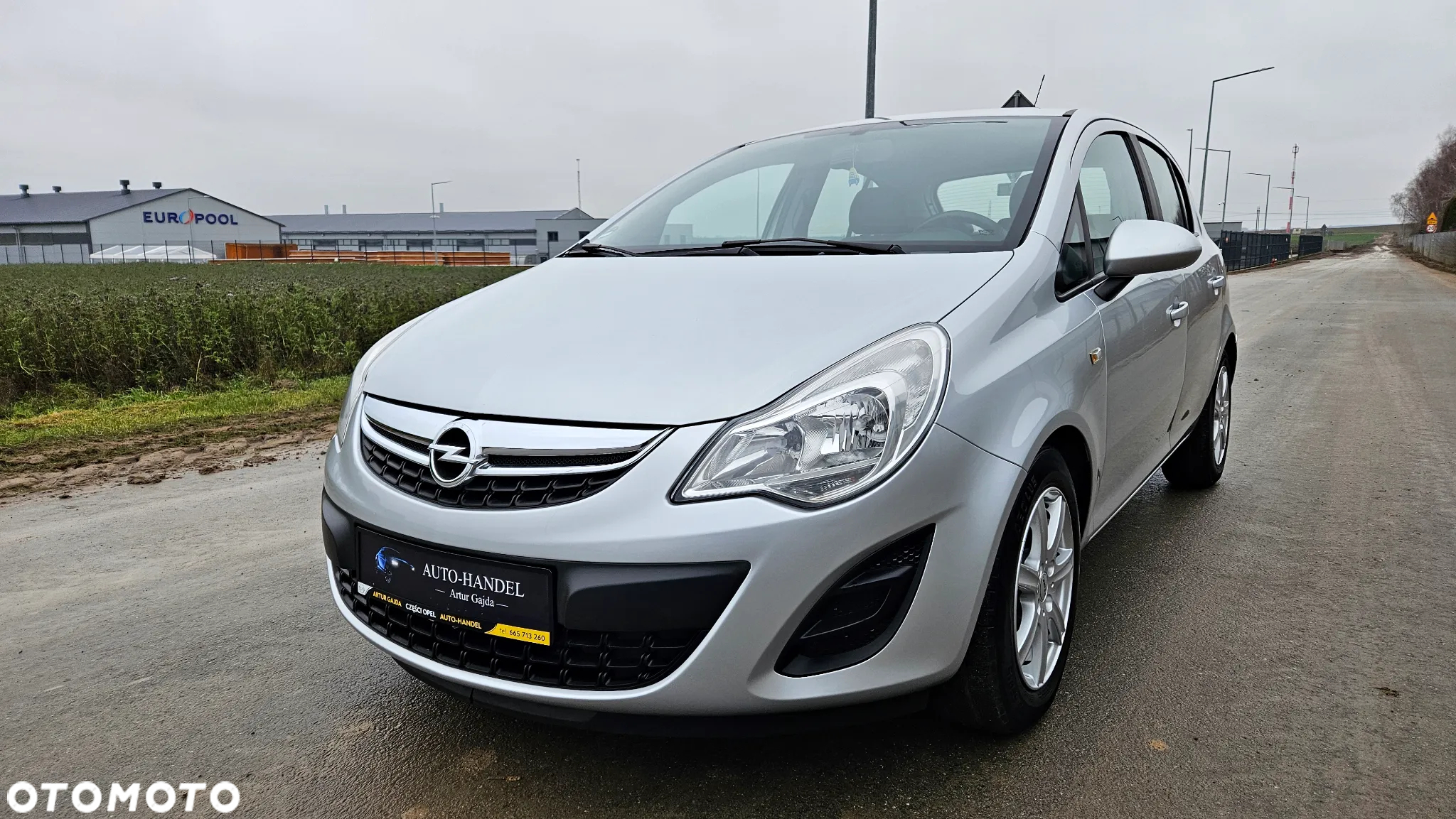 Opel Corsa 1.4 16V Color Edition - 10