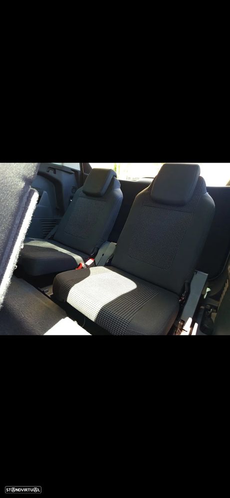 Peugeot 5008 1.6 HDi 7L Allure - 28