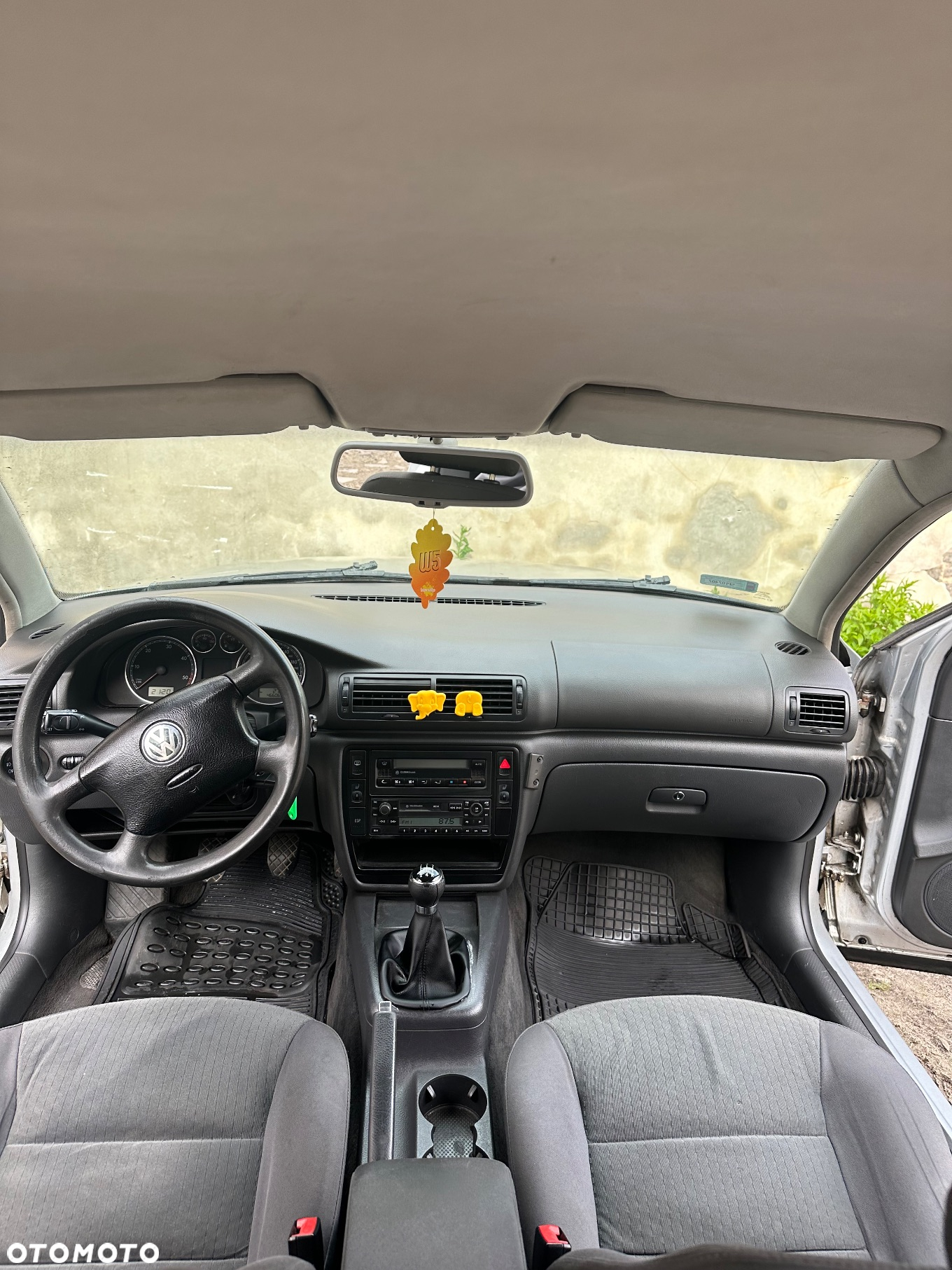 Volkswagen Passat 1.9 TDI Highline - 8