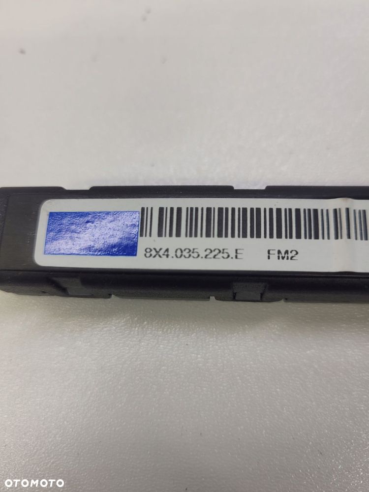 WZMACNIACZ ANTENYOWY GPS AUDI A1 8X4035225E - 3