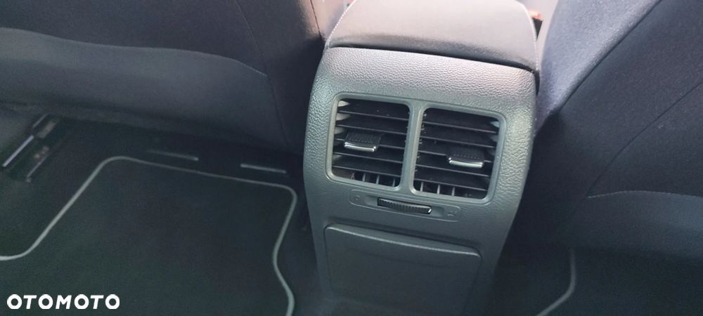 Volkswagen Golf 1.6 United - 29