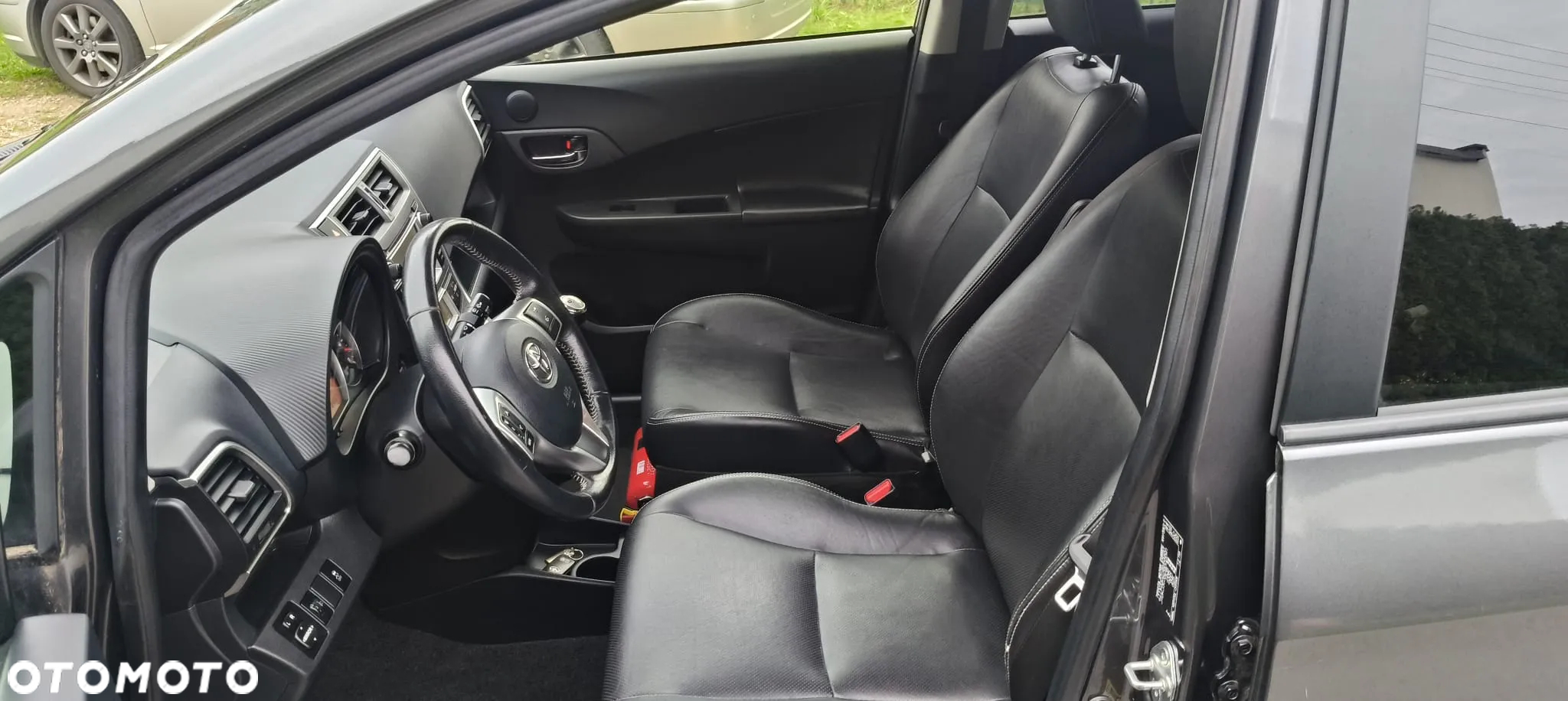 Toyota Verso S 1.33 Premium - 16