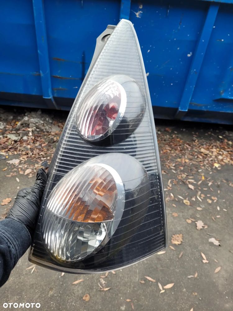 Lampy tylne Peugeot 107/ Citroen C1 Czerwone/Czarne