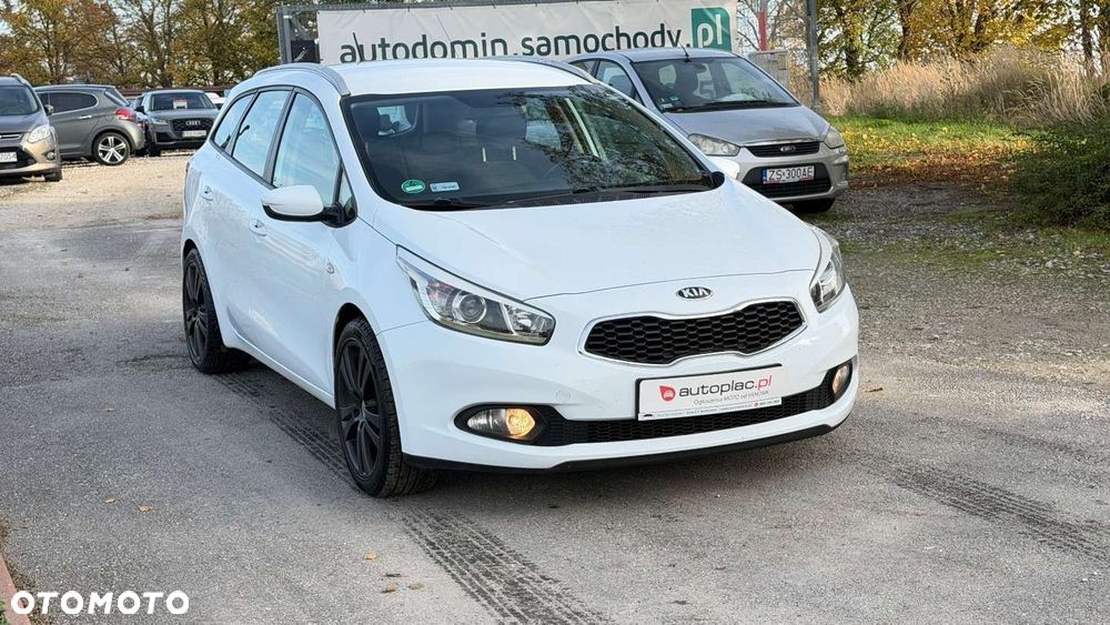 Kia Ceed - 11