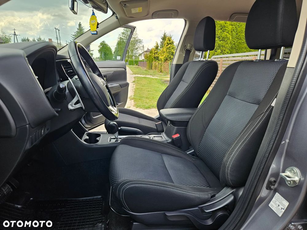 Mitsubishi Outlander 2.0 Intense Comfort 4WD CVT - 17