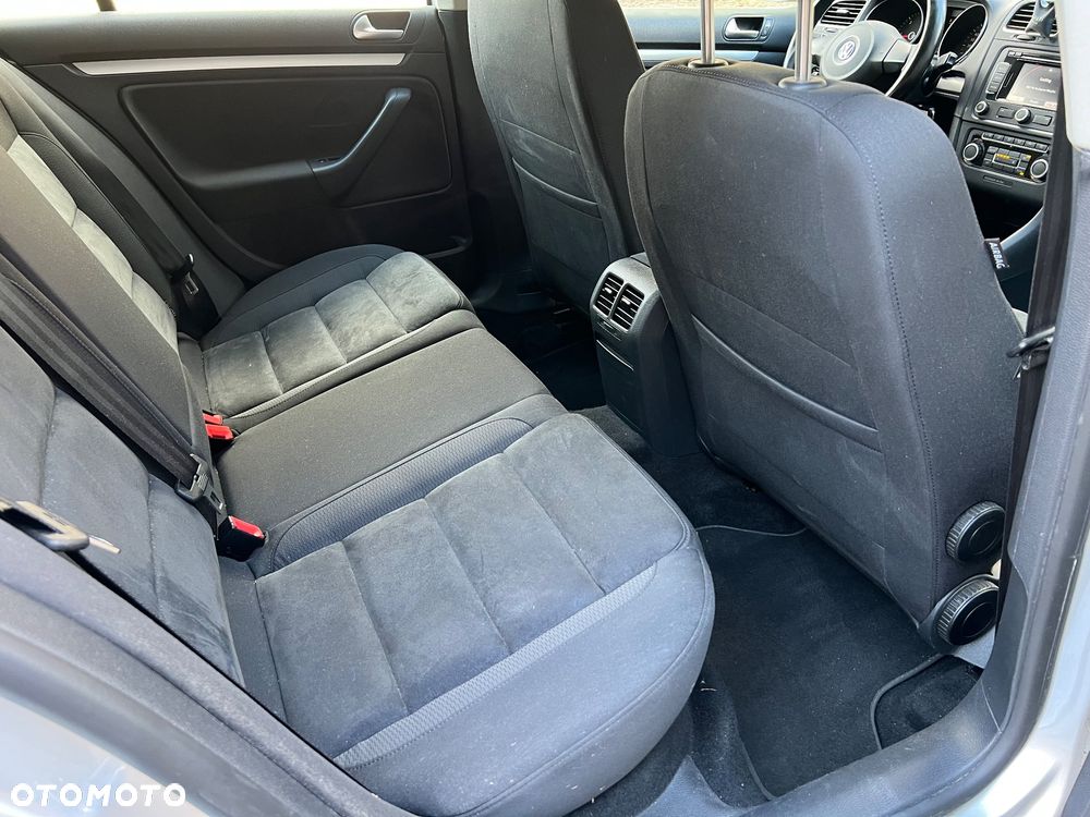 Volkswagen Golf 1.6 TDI DPF Highline - 28