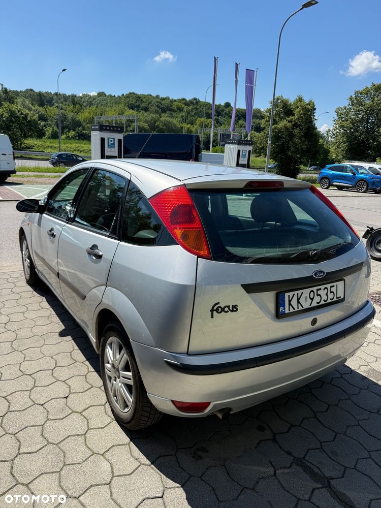 Ford Focus 1.6 Ghia - 5