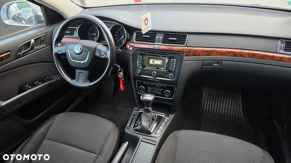 Skoda Superb 2.0 TDI DSG Elegance - 13