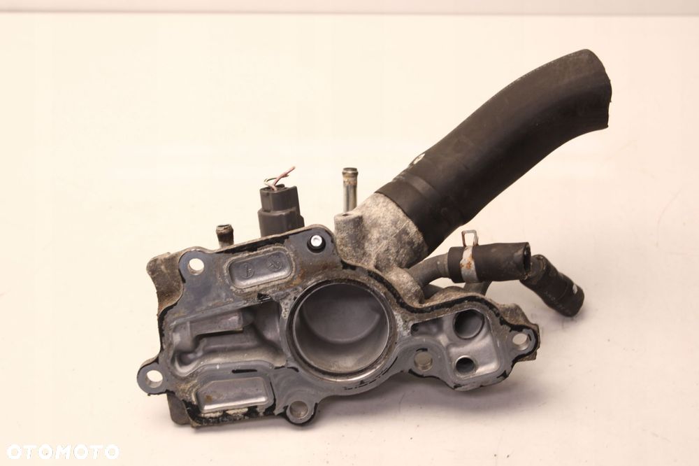 nissan qashqai j10 2.0 b 06r- termostat obudowa termostatu - 1
