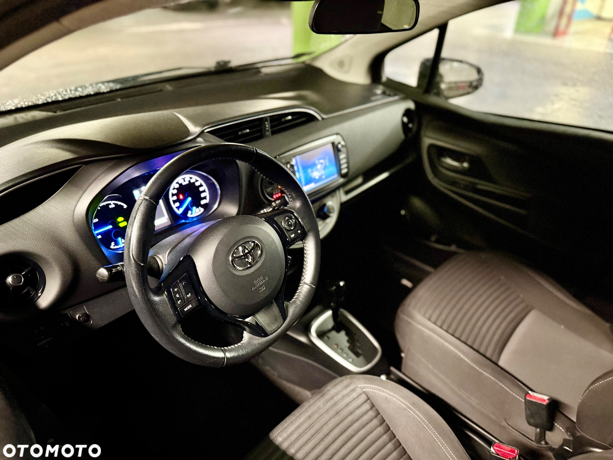 Toyota Yaris Hybrid 100 Active - 7