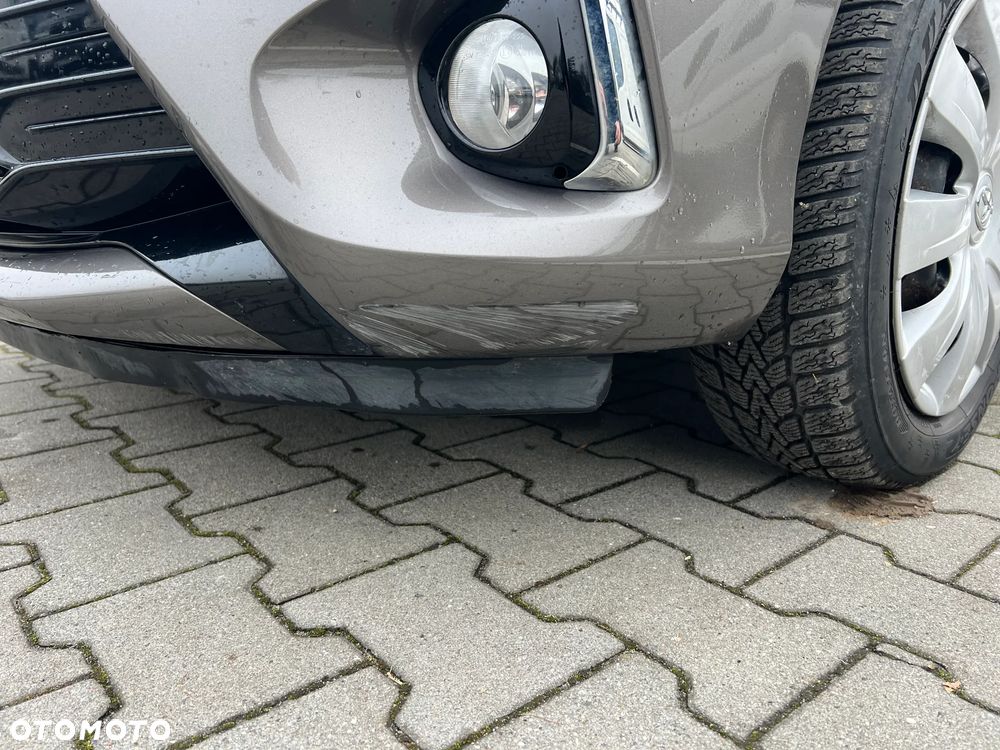 Toyota Yaris Hybrid 100 Active - 10