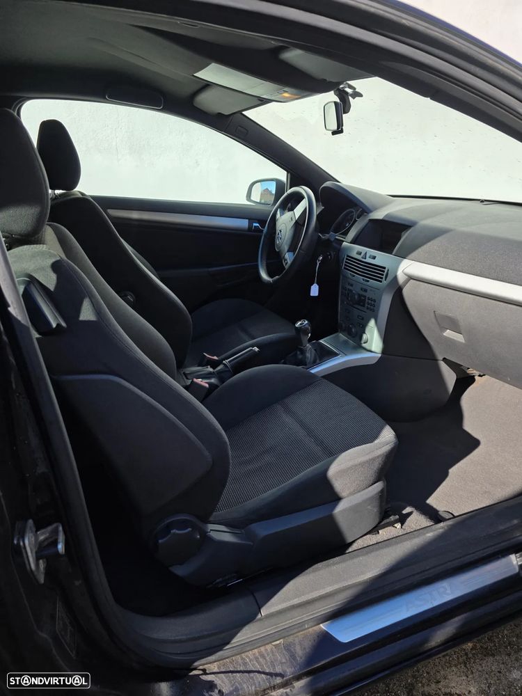Opel Astra GTC 1.3 CDTI - 4
