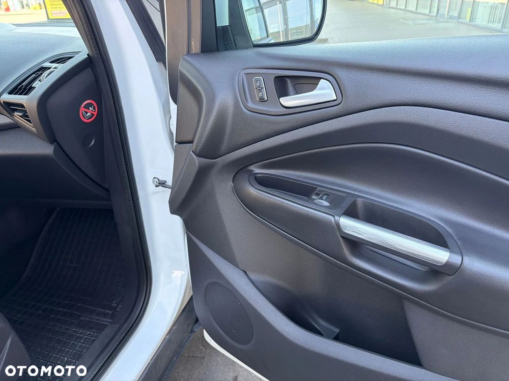 Ford Kuga - 25