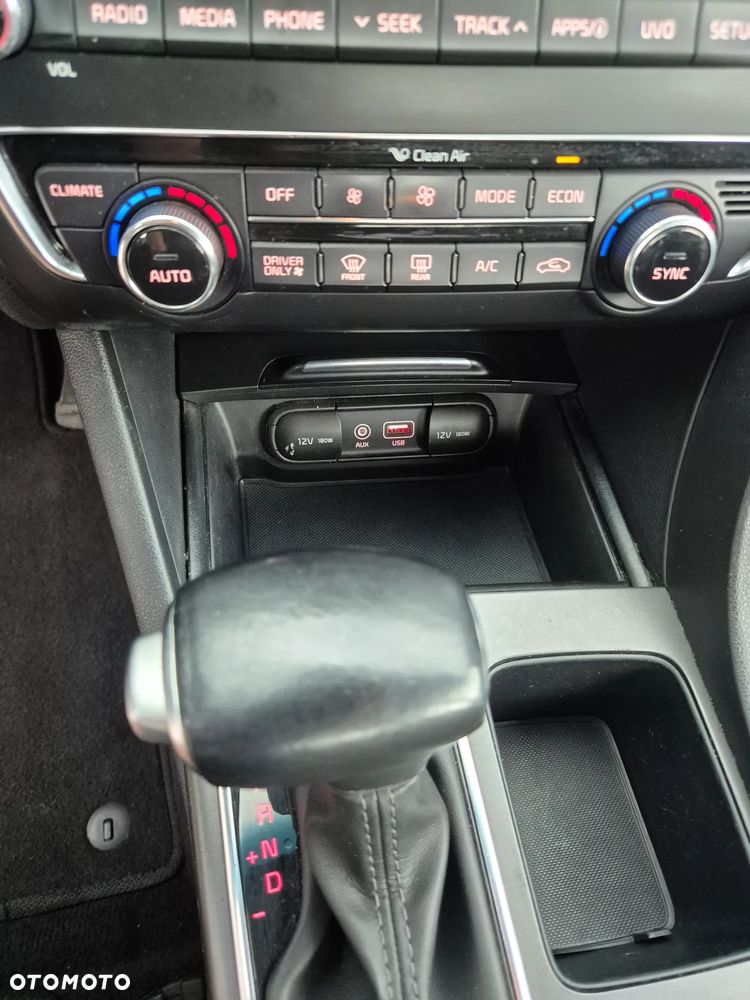 Kia Optima - 8