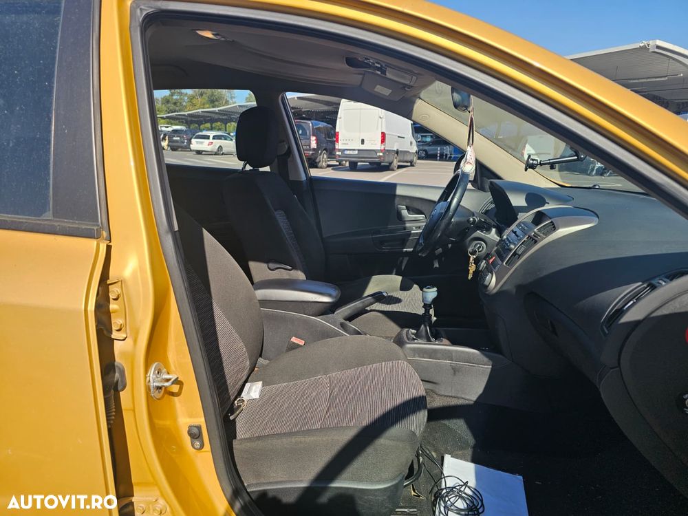 Kia Ceed - 9