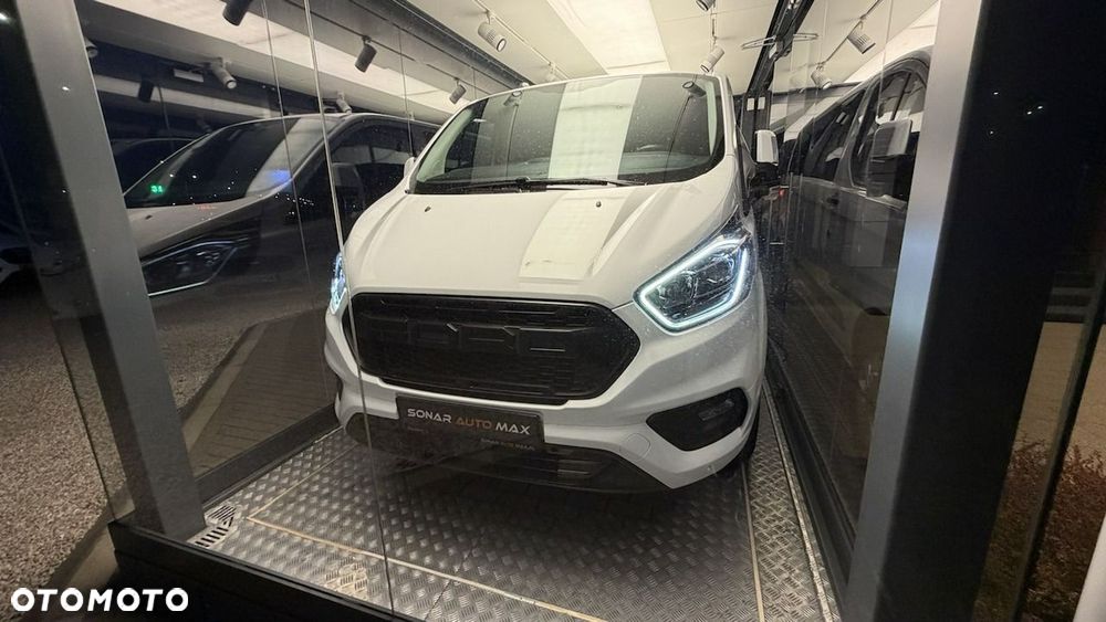 Ford Tourneo Custom - 11
