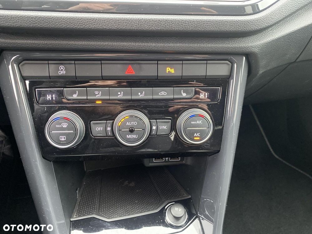 Volkswagen T-Roc - 24