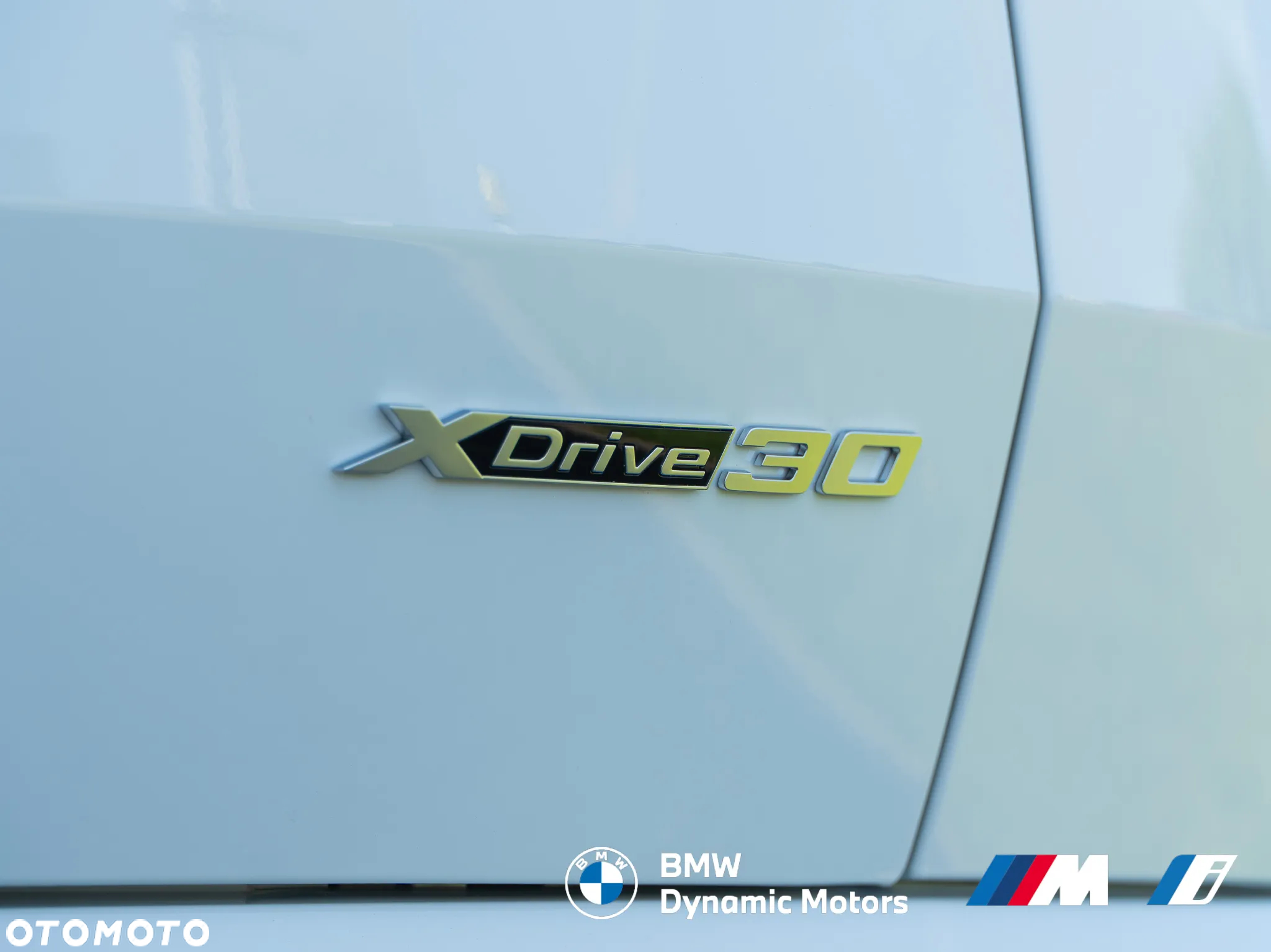 BMW iX2 - 12