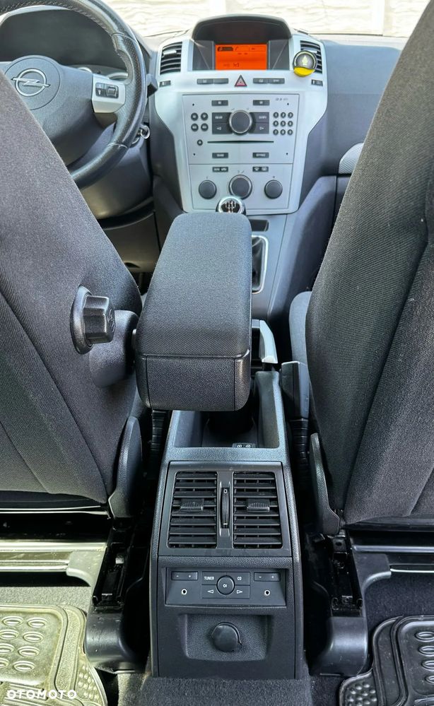 Opel Zafira 1.8 Essentia - 17