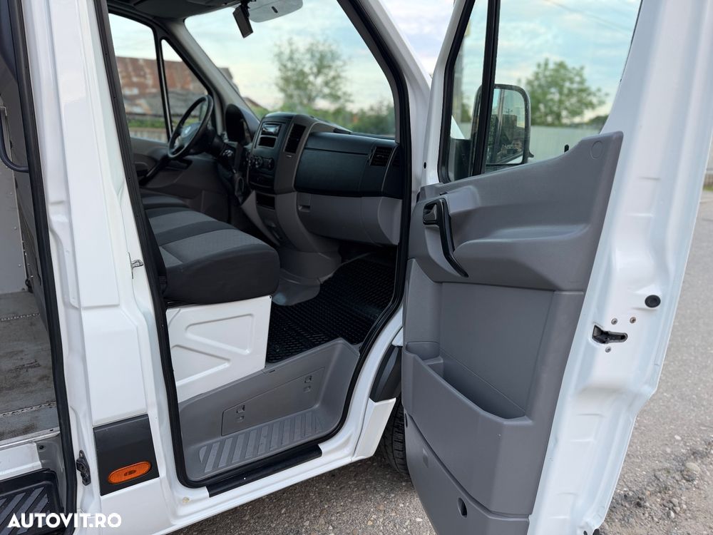Volkswagen Crafter - 11