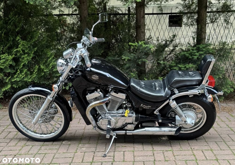Suzuki Intruder - 9