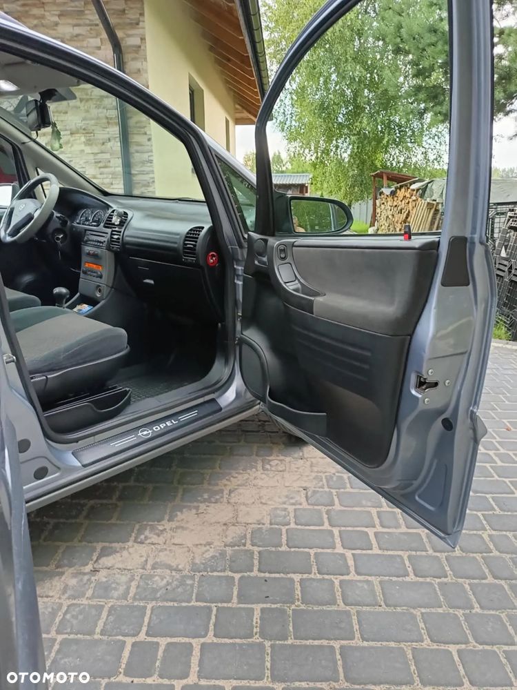 Opel Zafira 1.8 16V Elegance - 11