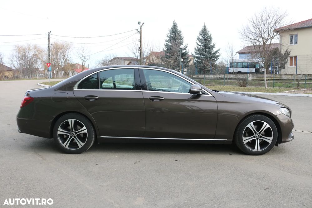 Mercedes-Benz E 220 d 4Matic 9G-TRONIC Avantgarde - 3