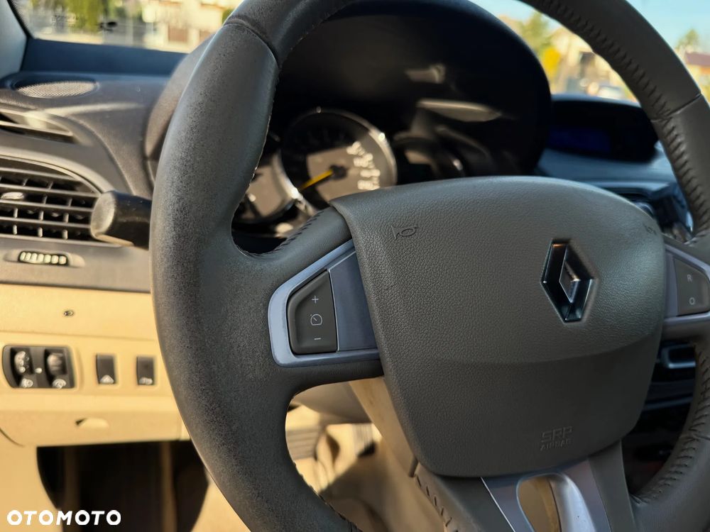 Renault Fluence 1.6 16V Authentique - 18