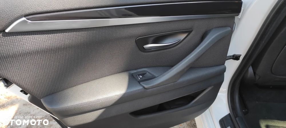 BMW Seria 5 520d Luxury Line - 29