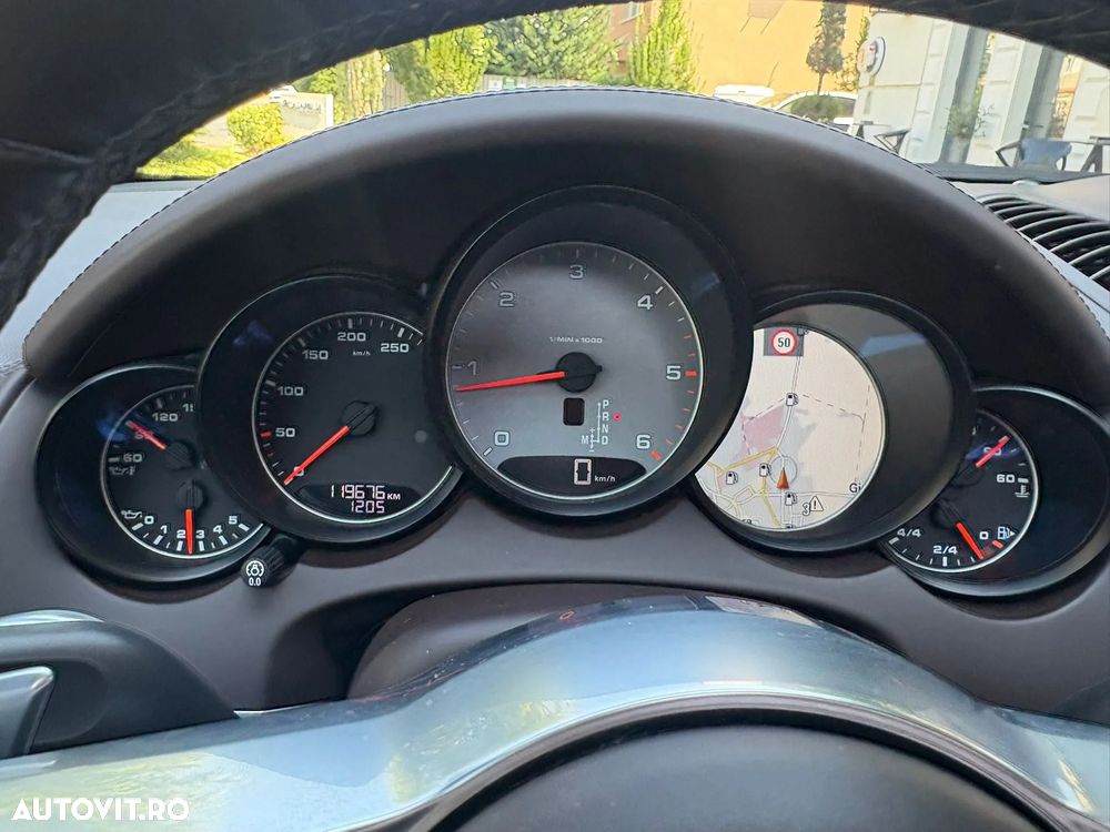 Porsche Cayenne - 6