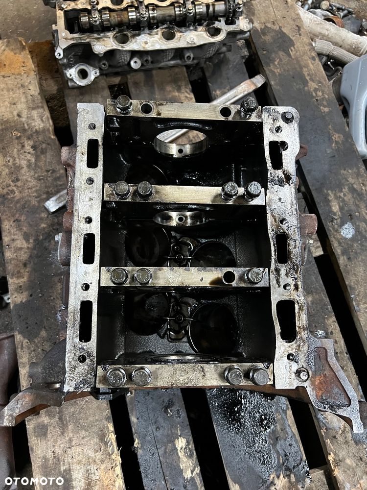 Blok silnika Land Rover Discovery 3 2.7tdv6 - 2