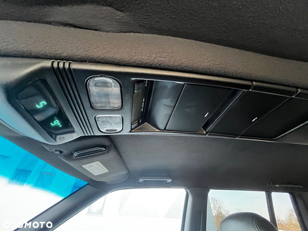 Jeep Grand Cherokee 5.9 Limited - 33