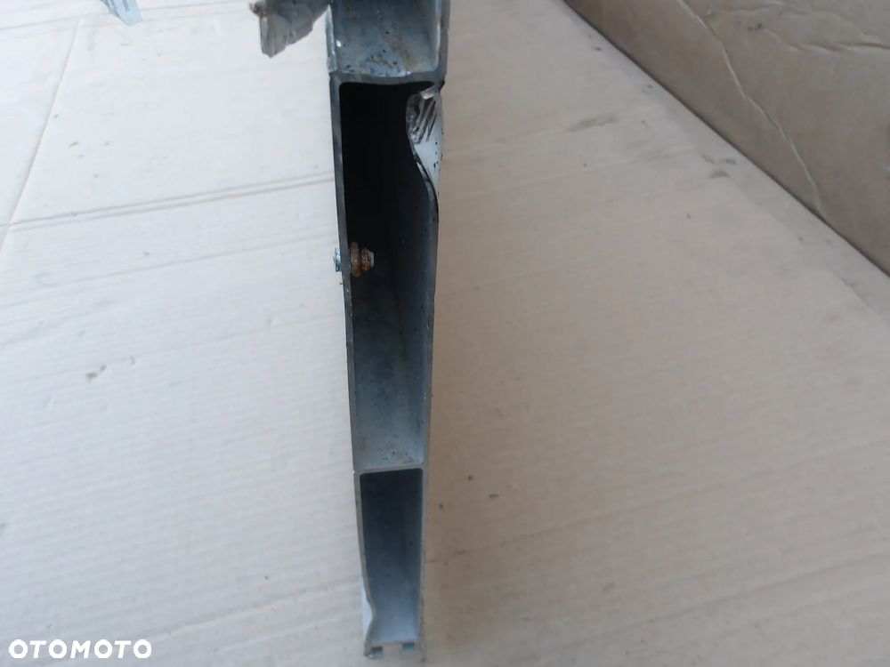BURTA FORD TRANSIT MK8 - 30