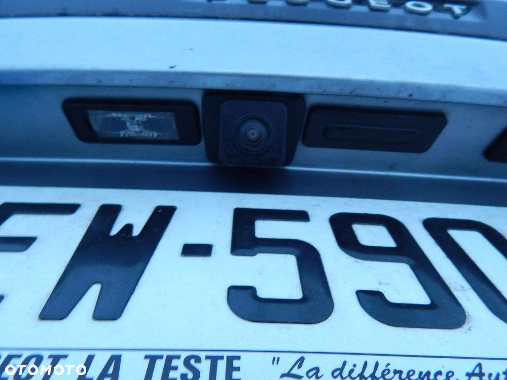 Peugeot 3008 PureTech 130 Stop & Start GPF EAT8 Allure Business-Paket - 9