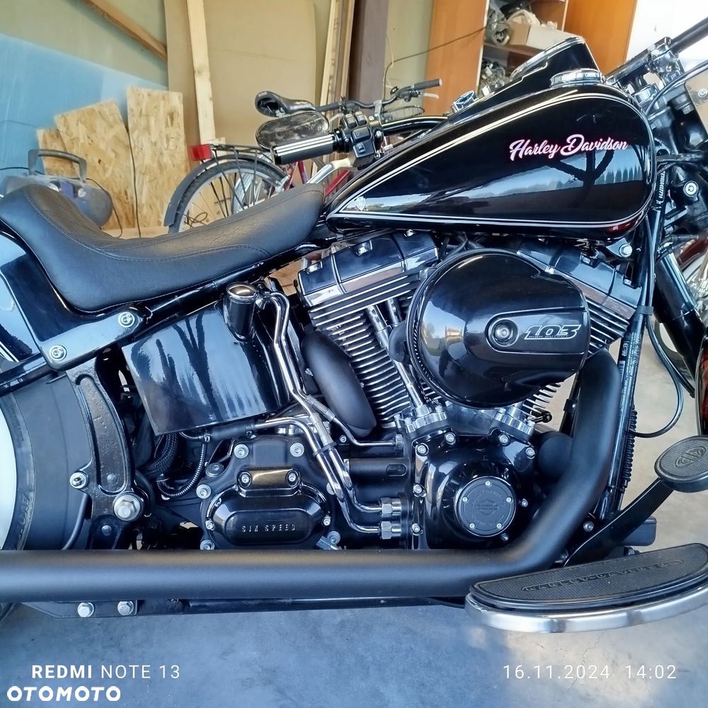 Harley-Davidson Softail Heritage Classic - 30