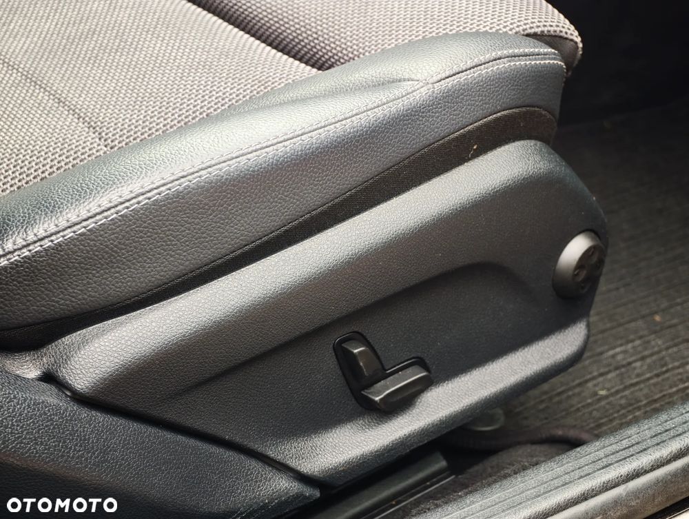 Mercedes-Benz Klasa C 220 d 9G-TRONIC Avantgarde - 15