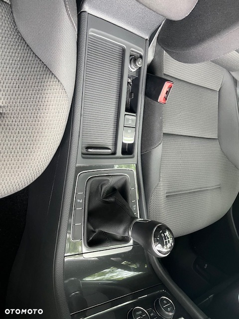 Volkswagen Golf VII 1.5 TSI BMT Comfortline - 12