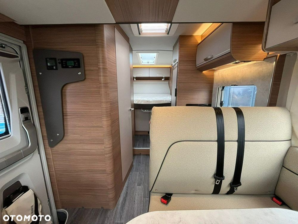 KNAUS LIVE WAVE 700 MX z łóżkiem królewskim - 4