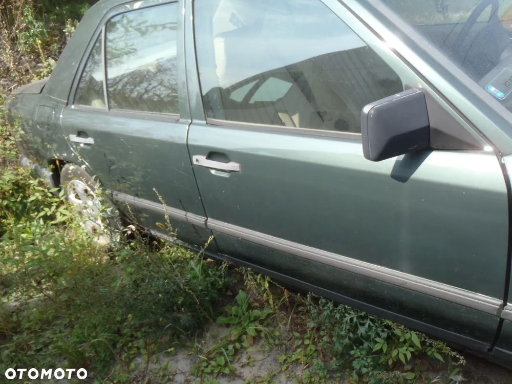 błotnik drzwi klapa tył mercedes w 124 w124  b ładne jak na ten rok 1988 duzo do nich - 2