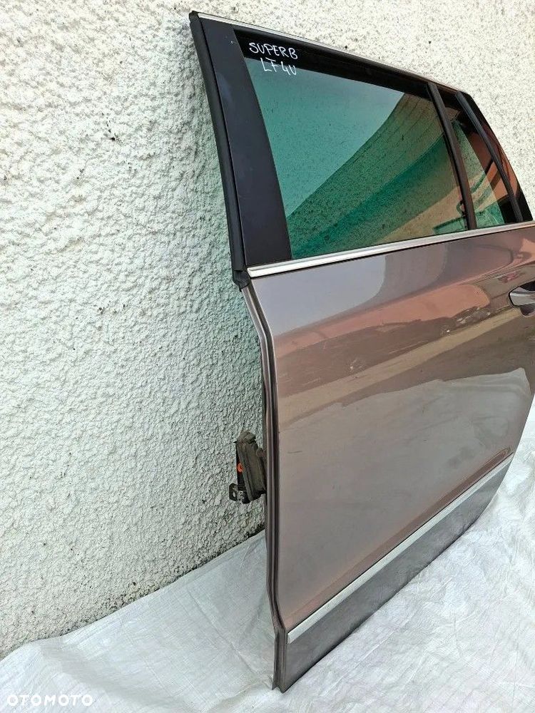 SKODA SUPERB 2011r 3T0 KOMBI DRZWI LEWE TYLNIE LEWY TYŁ TYLNE LF4U - 3