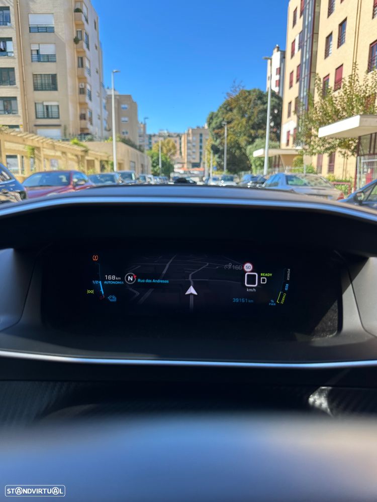 Peugeot e-2008 50 kWh Active - 24
