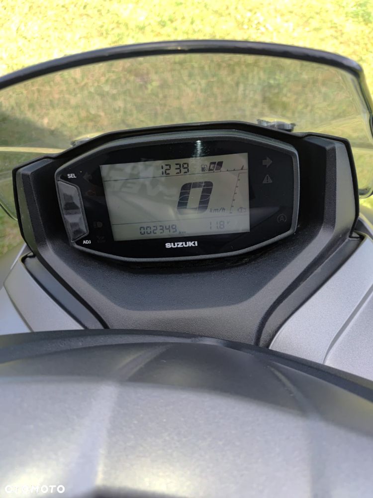 Suzuki Burgman - 8